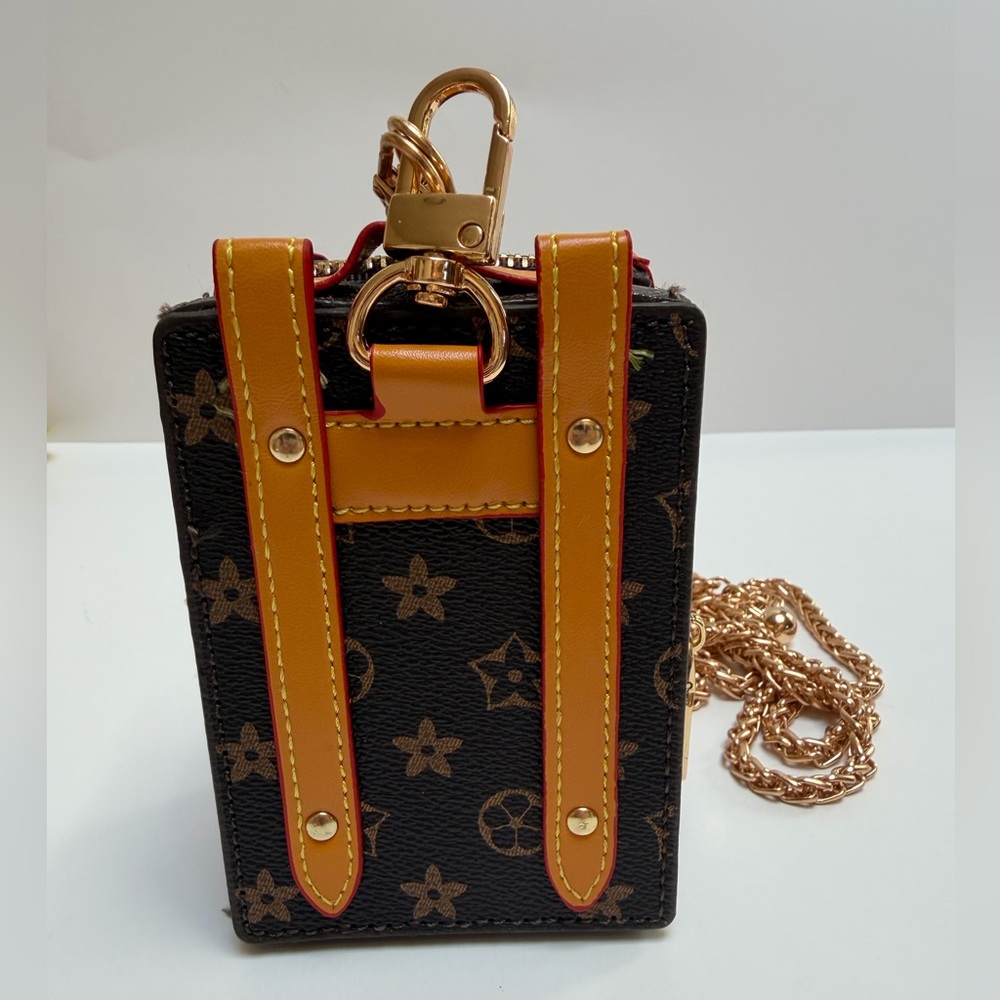 Adorable LV Like, Mini Luggage Bag with Gold Chain Adjustable Strap NWOT - Picture 4 of 15